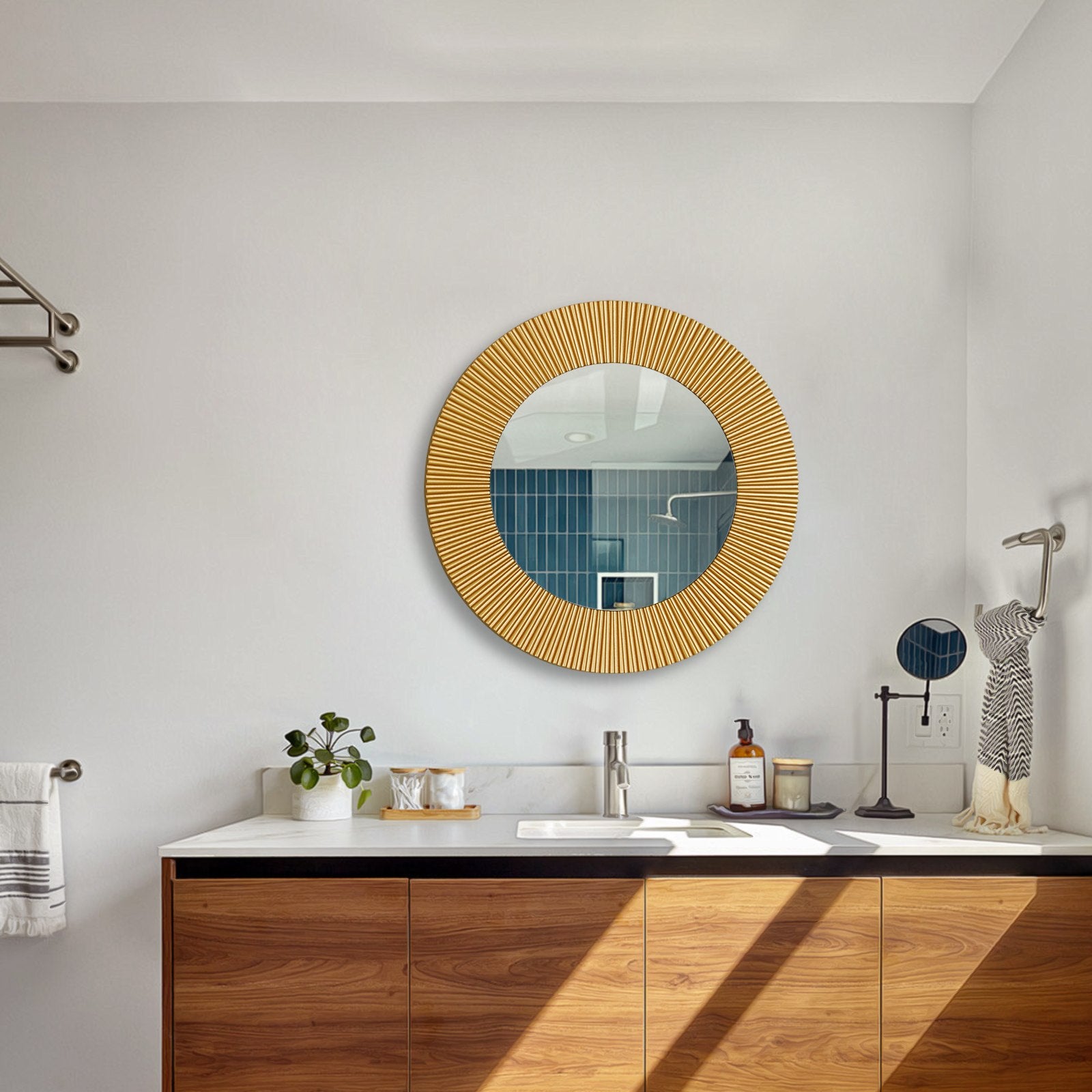 GD003 Round Gold Rivet Mirror
