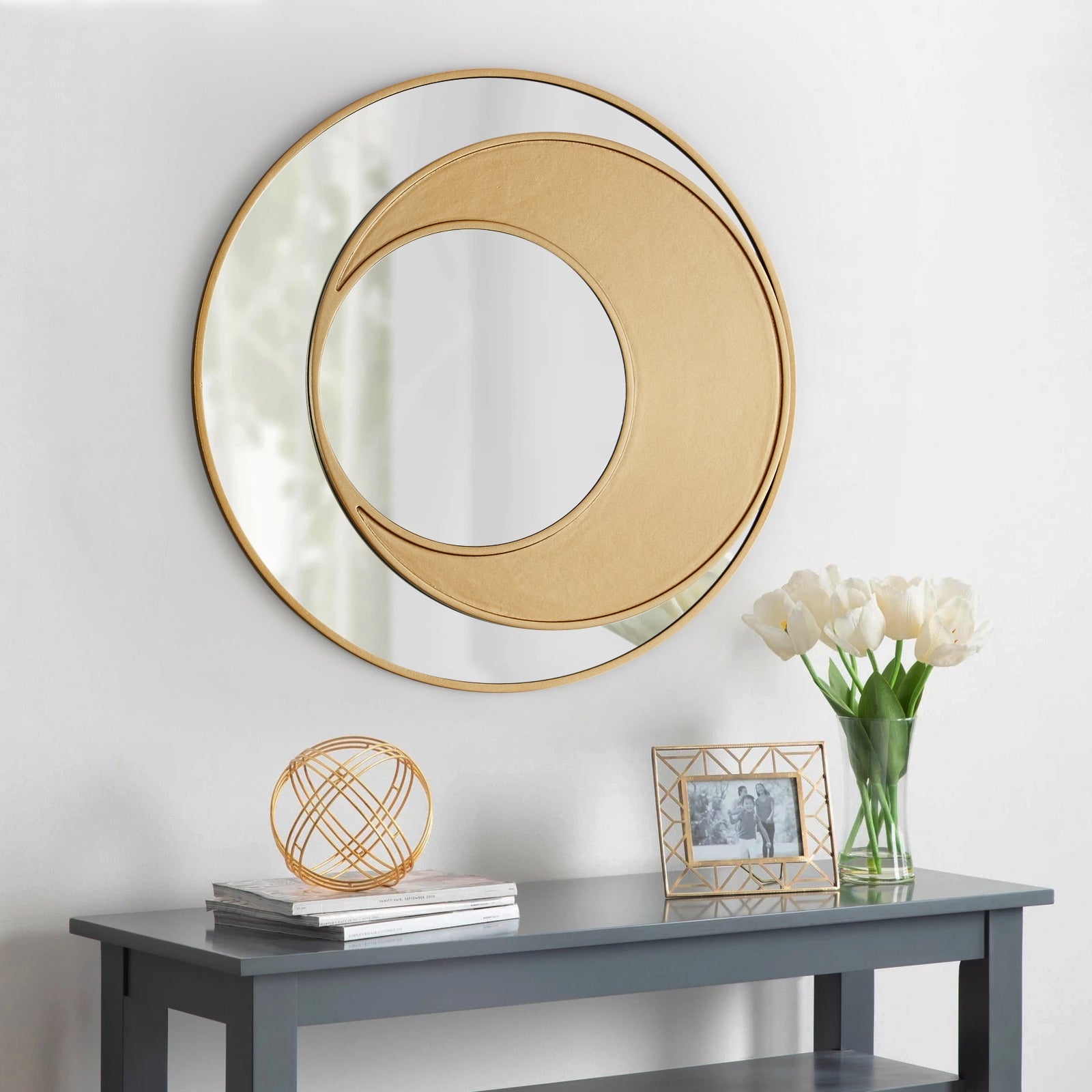 GD004 Round Gold Mirror with Half-Moon Detail – Decorative Wall Mirror