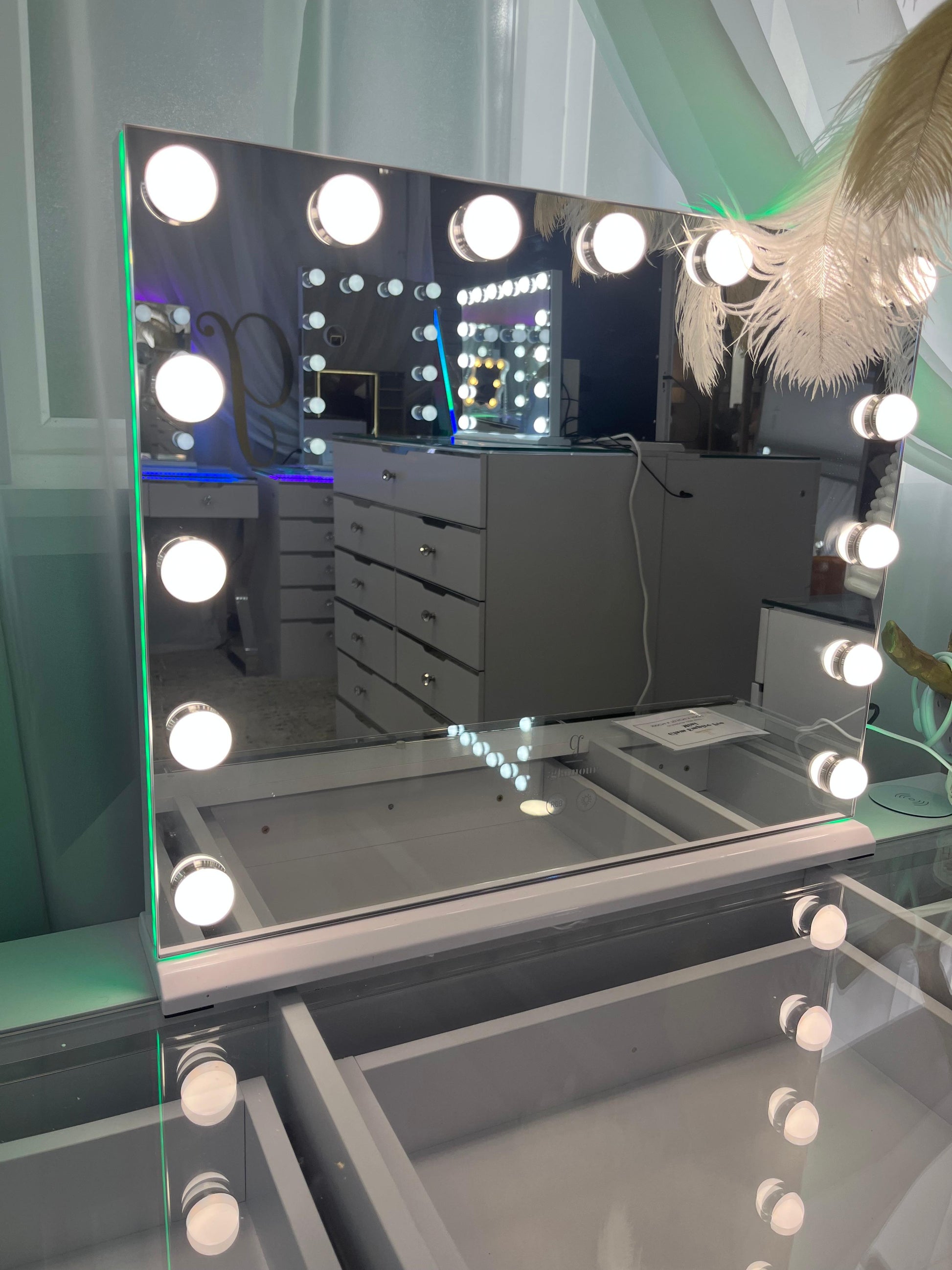 Glam Pro Max Hollywood Makeup Mirror with Bluetooth