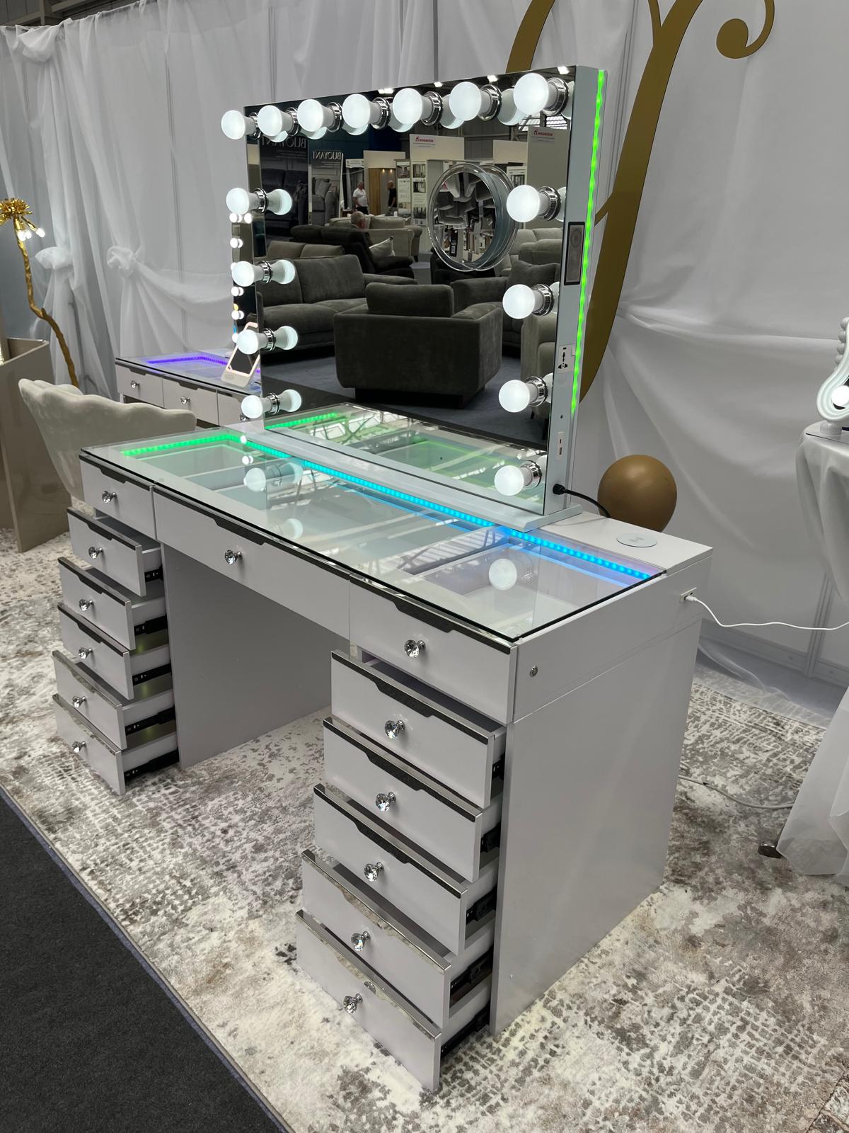 Glam Pro Max Hollywood Makeup Mirror with Bluetooth