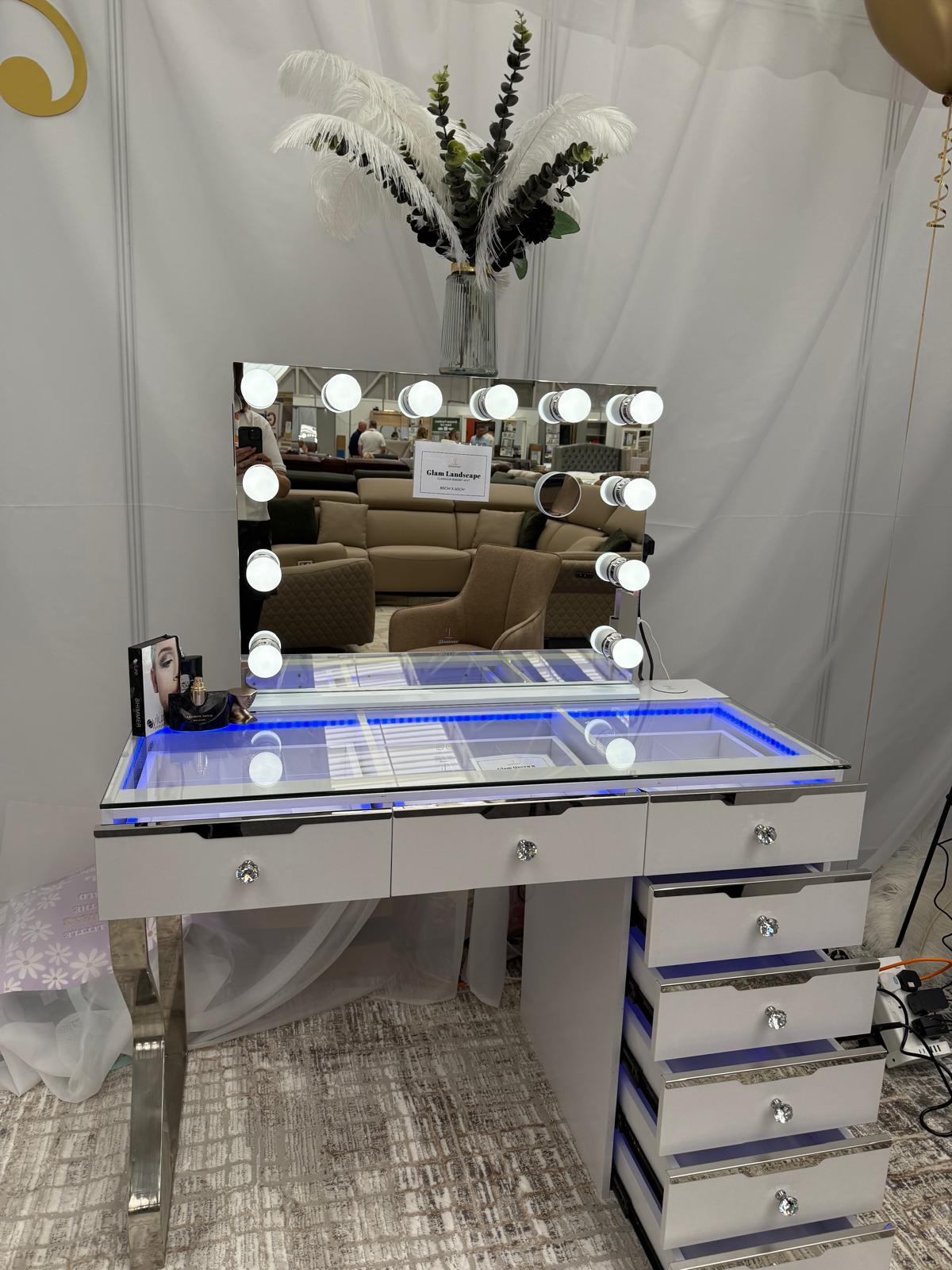 Glam Landscape Hollywood Makeup Mirror with Bluetooth