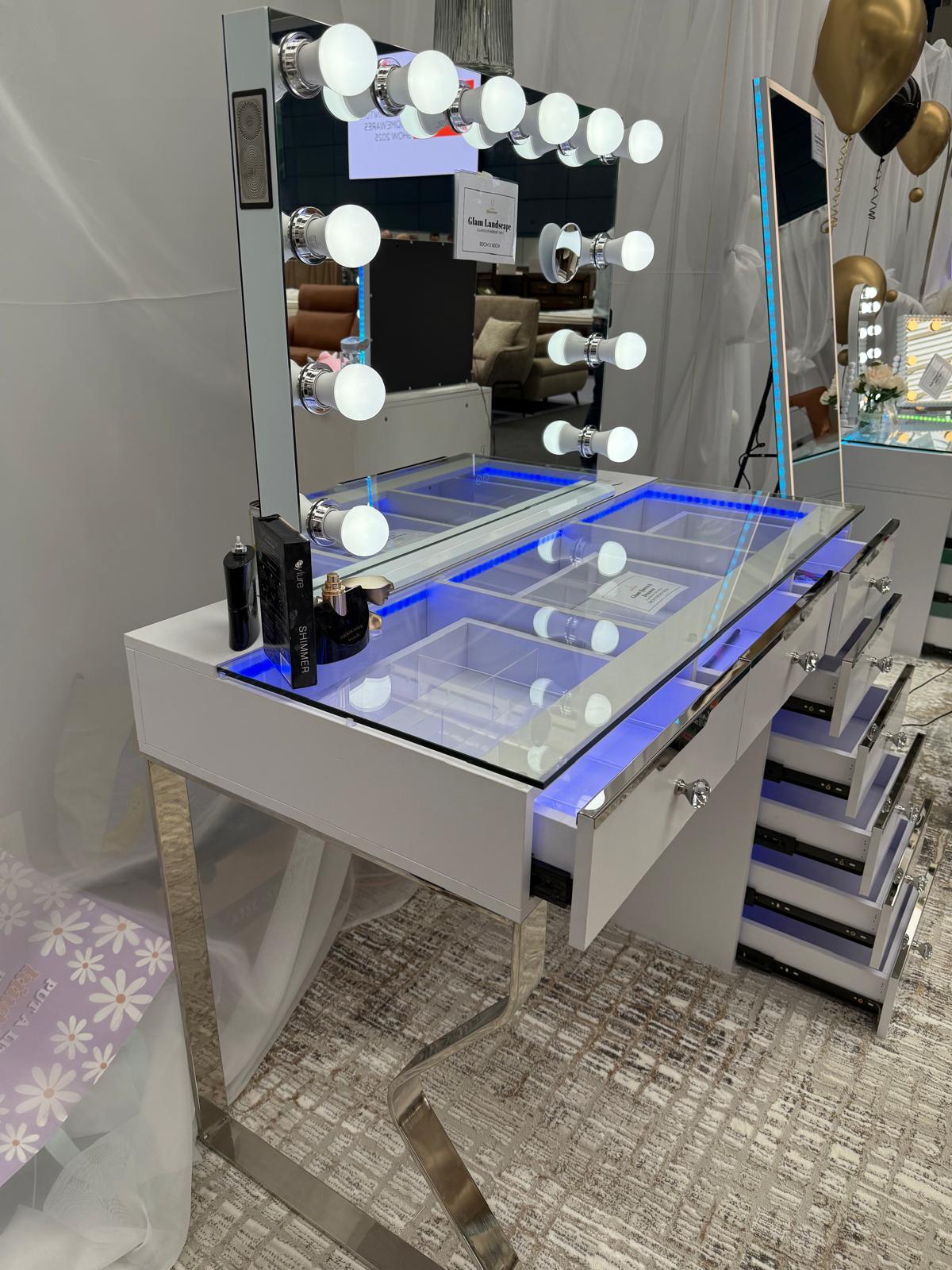 Glam Landscape Hollywood Makeup Mirror with Bluetooth