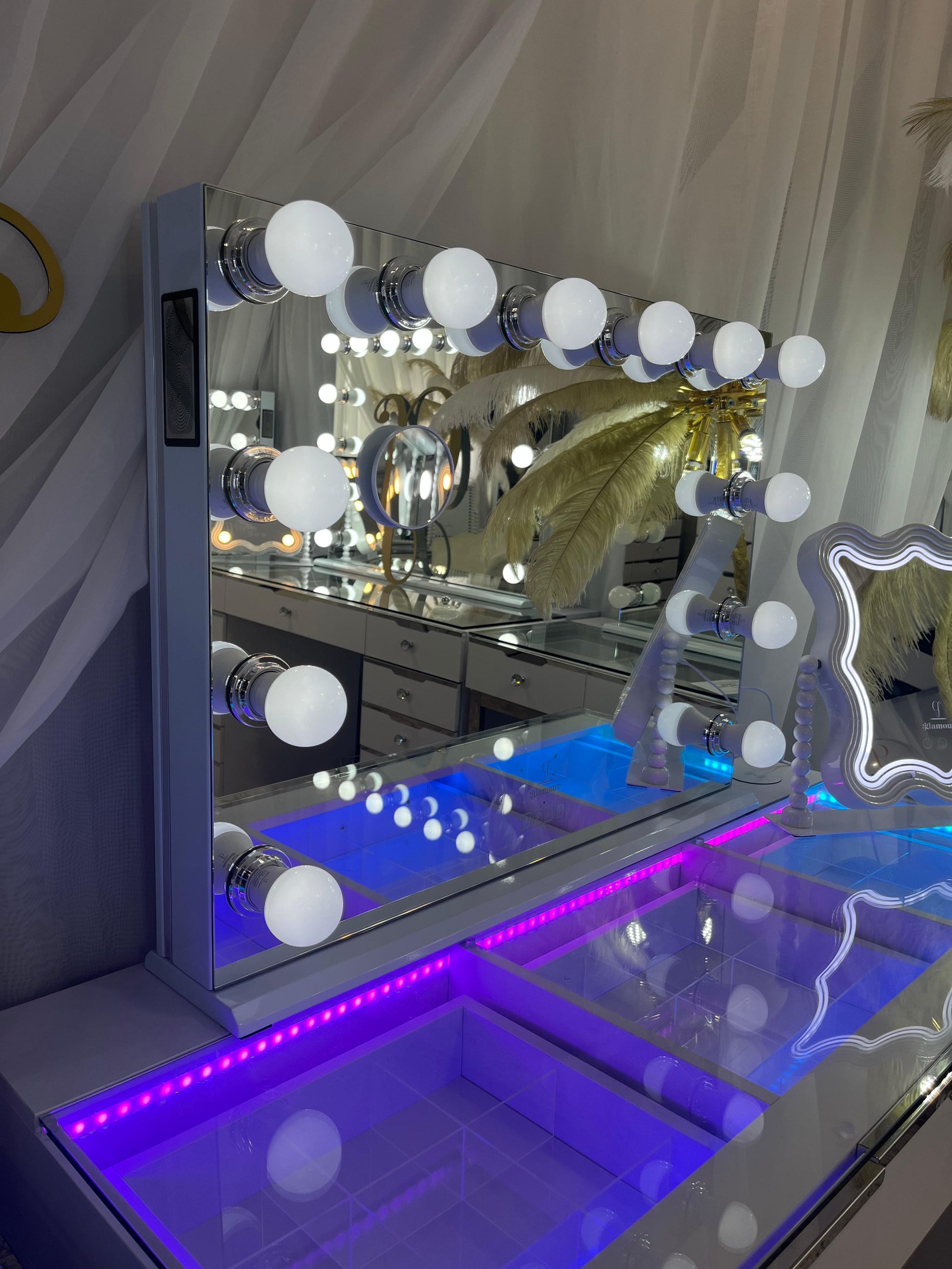 Glam Landscape Hollywood Makeup Mirror with Bluetooth