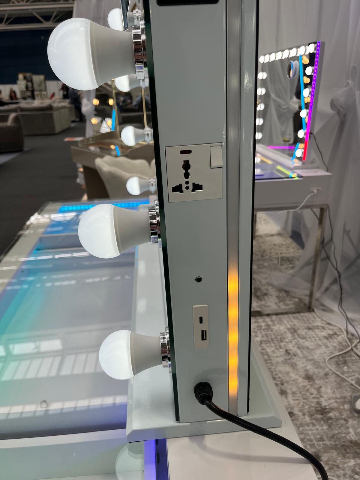 Glam Landscape Hollywood Makeup Mirror with Bluetooth