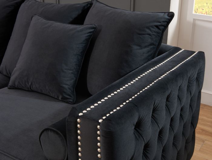 Black Moscow Corner Suite