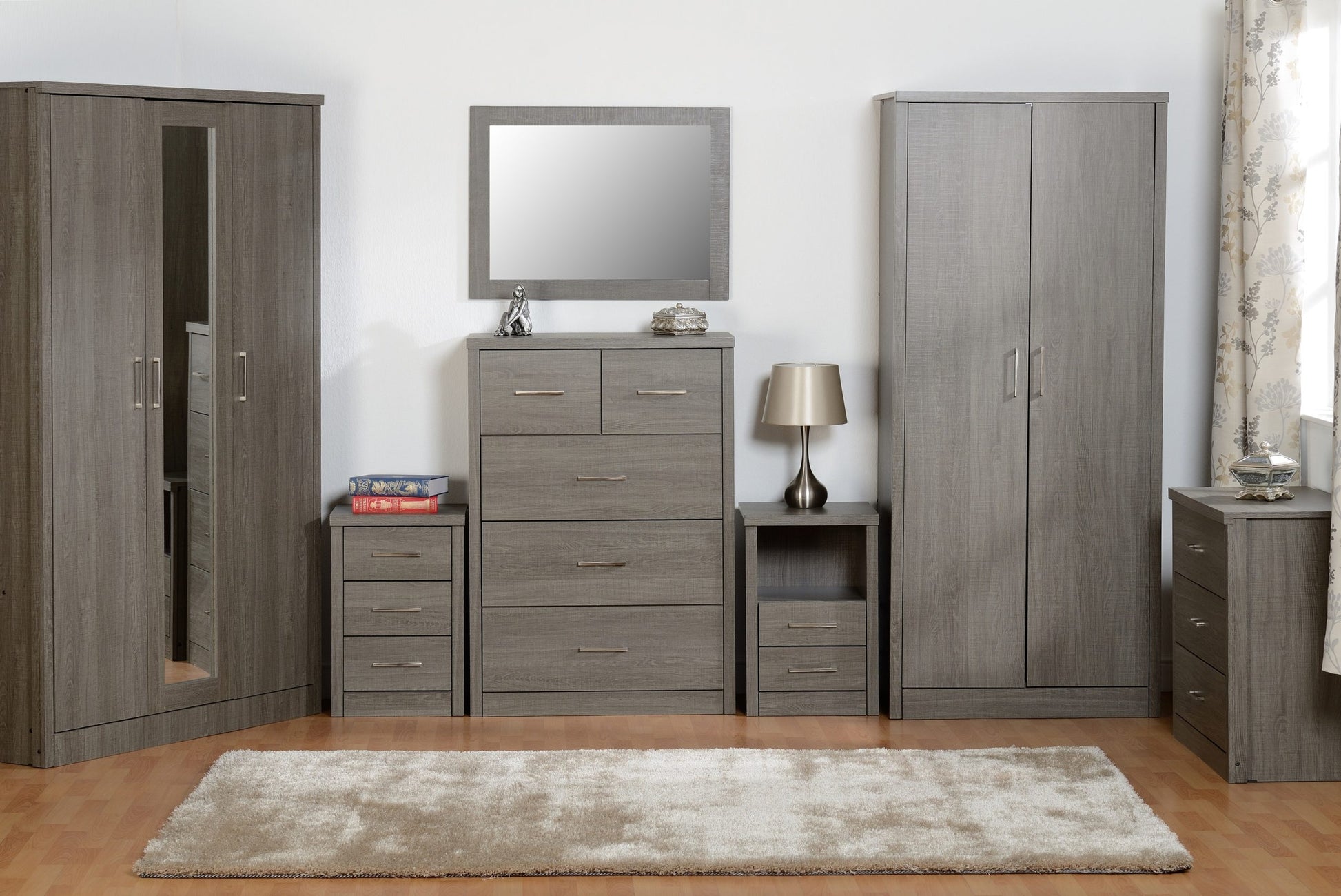 LISBON-3-DOOR-WARDROBE-BLACK-WOOD-GRAIN-2020-100-101-058-07-scaled.jpg