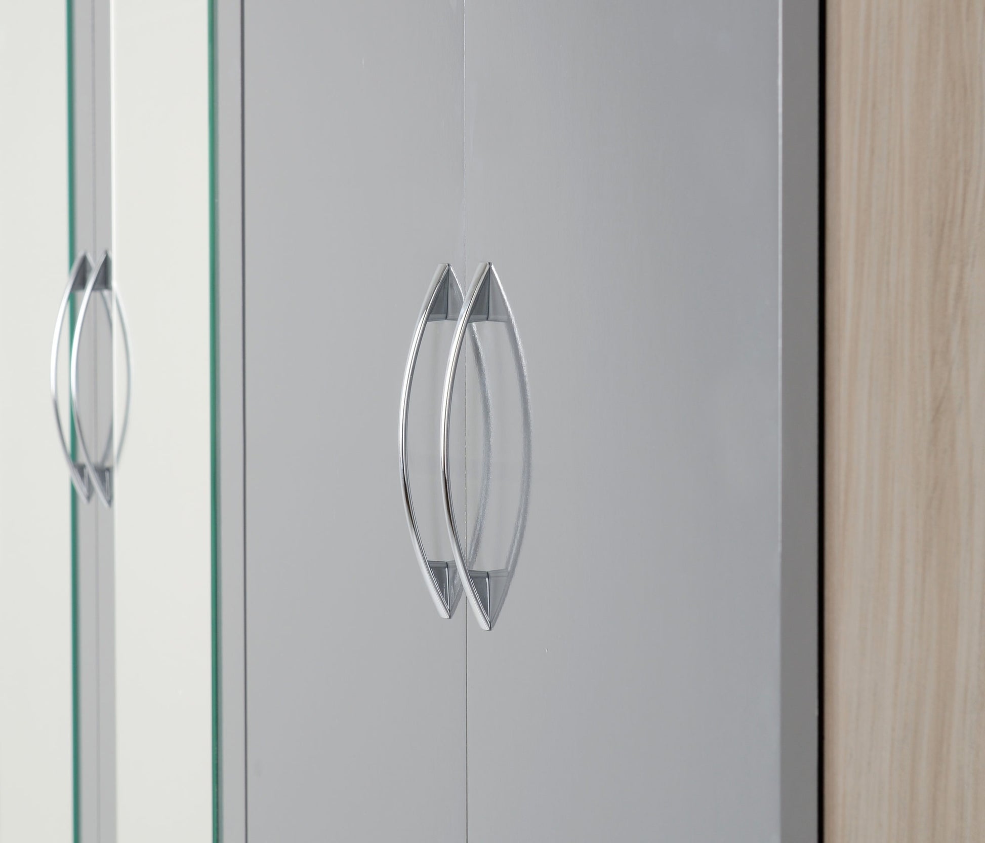 Nevada 6 Door 2 Drawer Mirrored Wardrobe - Grey Gloss/Light Oak Effect Veneer
