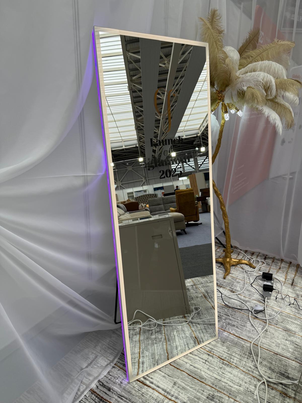 Glam Tower Mirror – 3 Light Settings