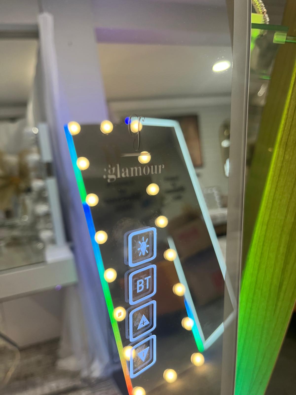 Glam Tower Mirror – 3 Light Settings