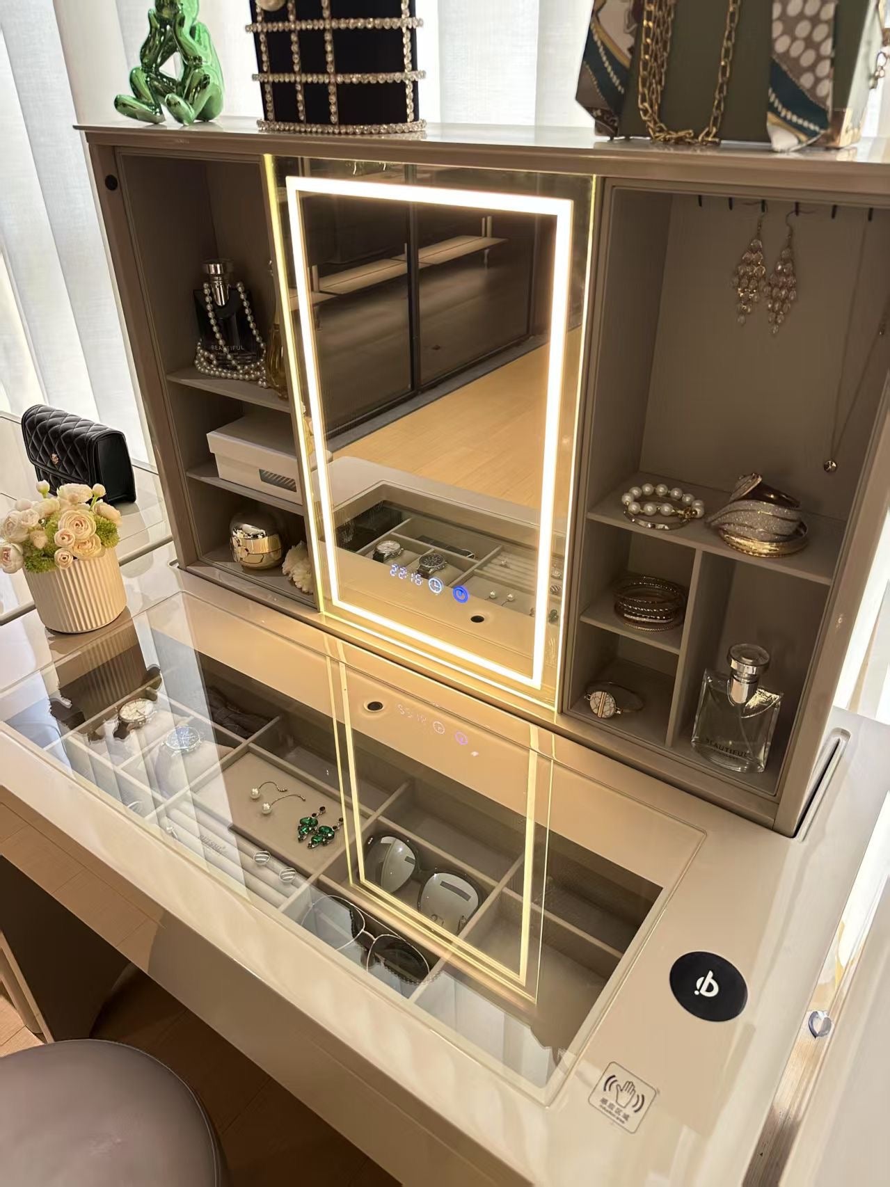 Elevate Vanity Table