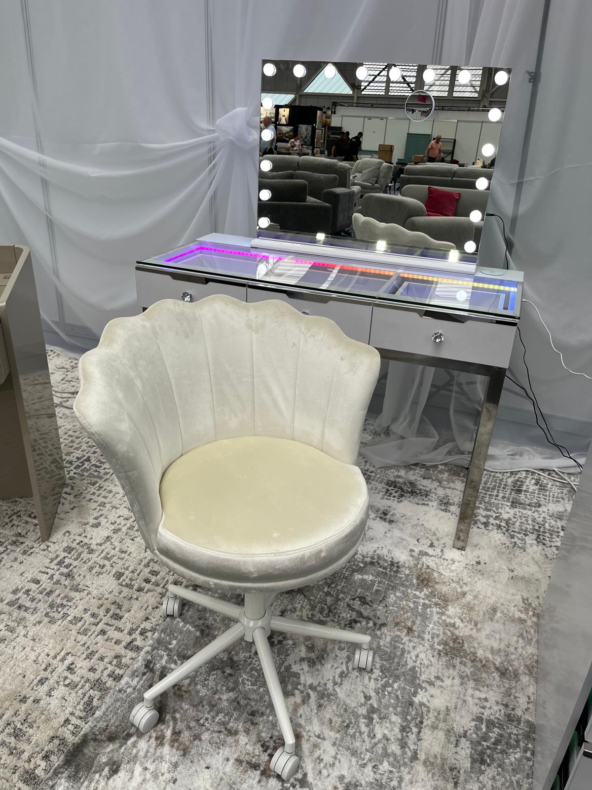 Shell Swivel Chair