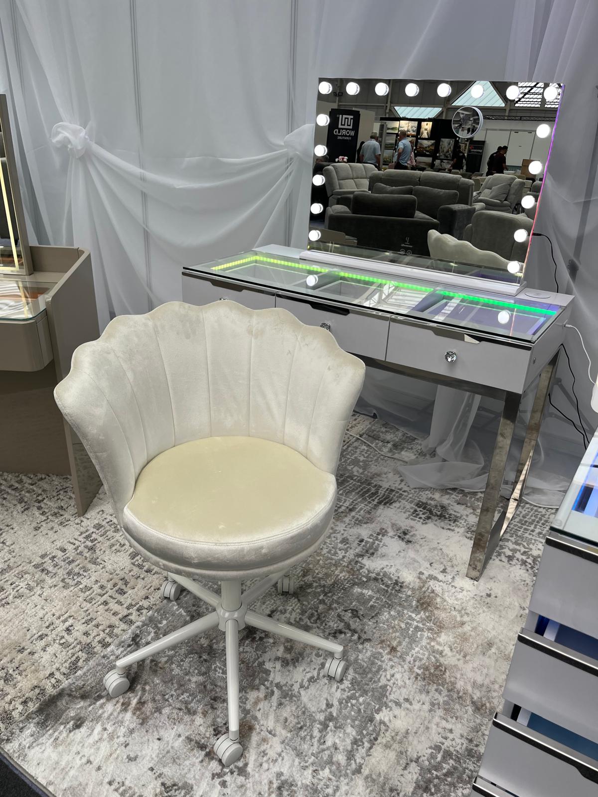 Shell Swivel Chair