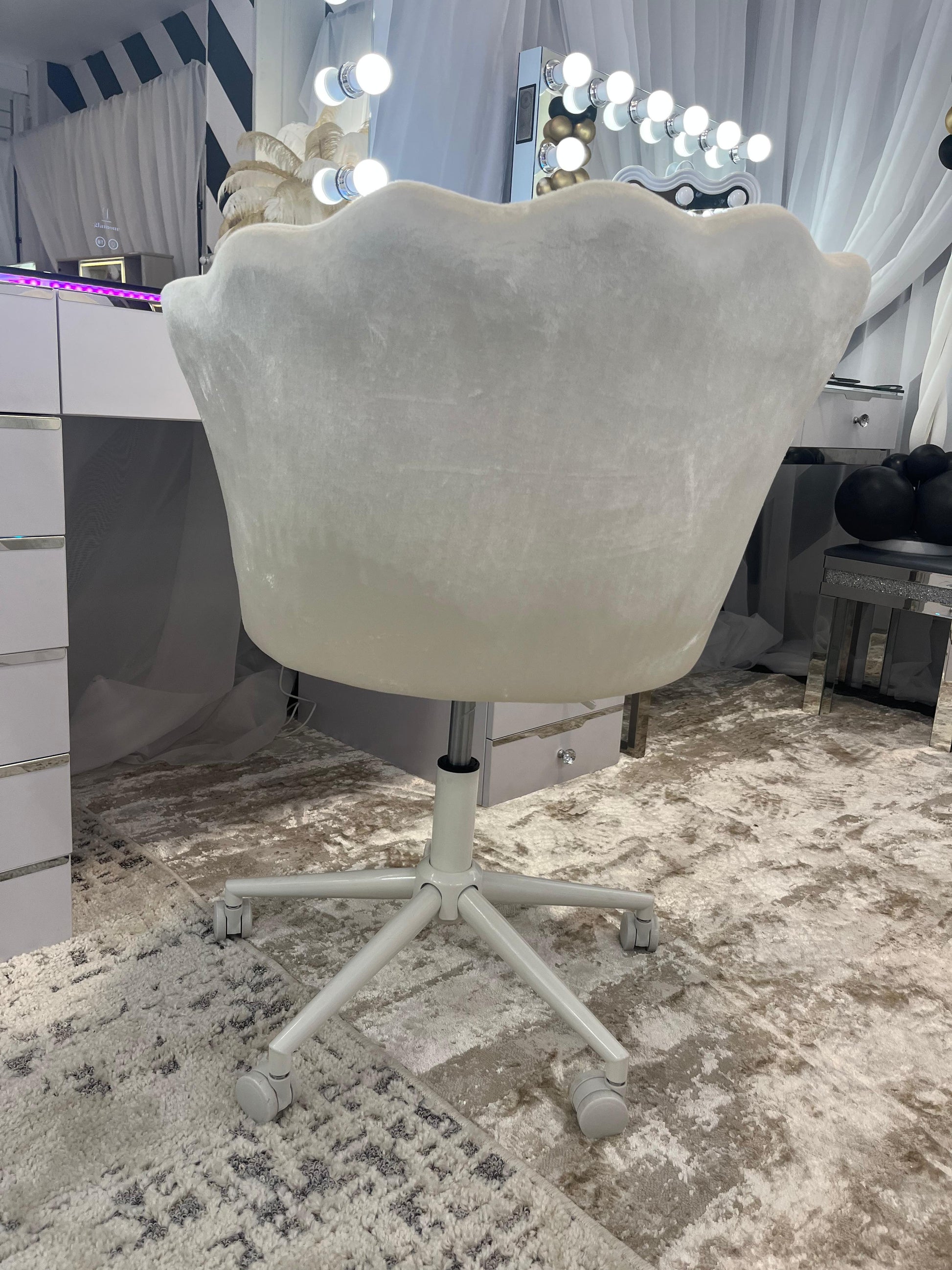 Shell Swivel Chair