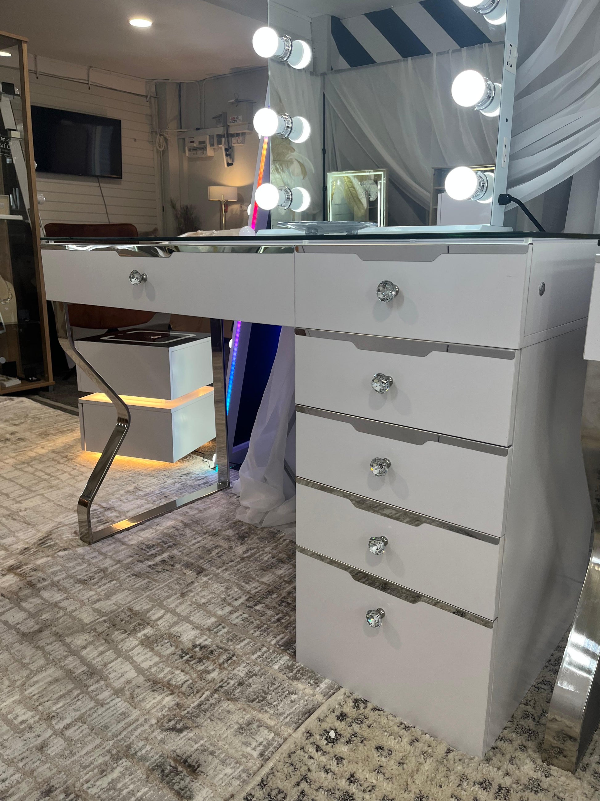 Glam 6 Drawer Vanity Table with Rainbow LED Lights