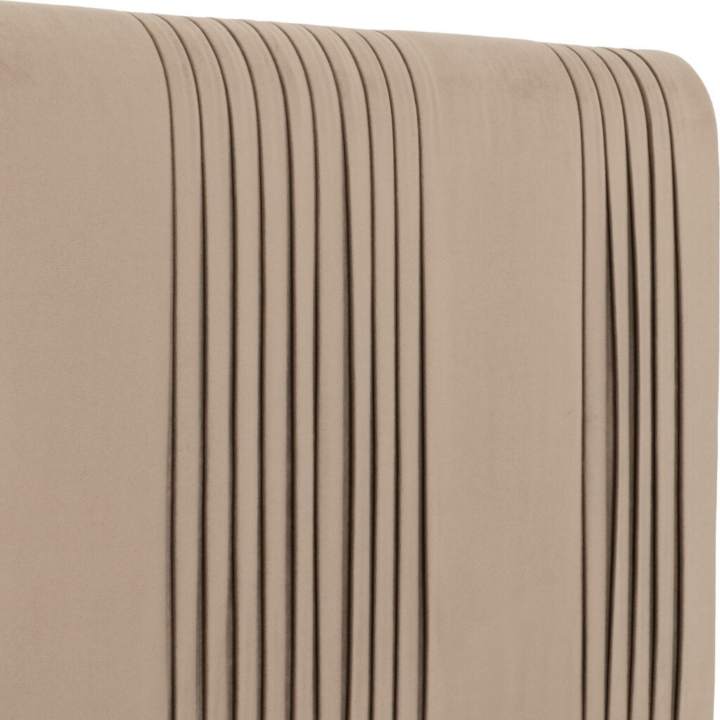 Close-up of Maine beige suitcase with visible stitching details