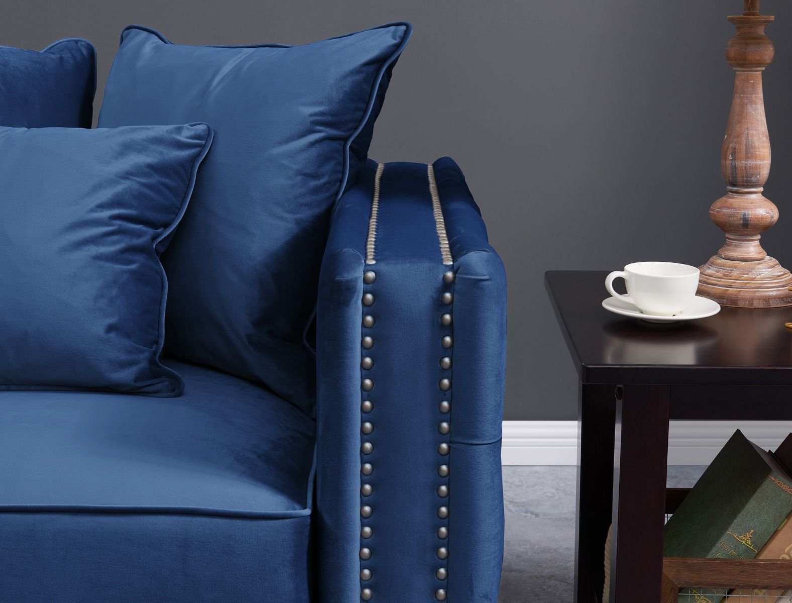 Moscow Snuggle Chair Royal Blue