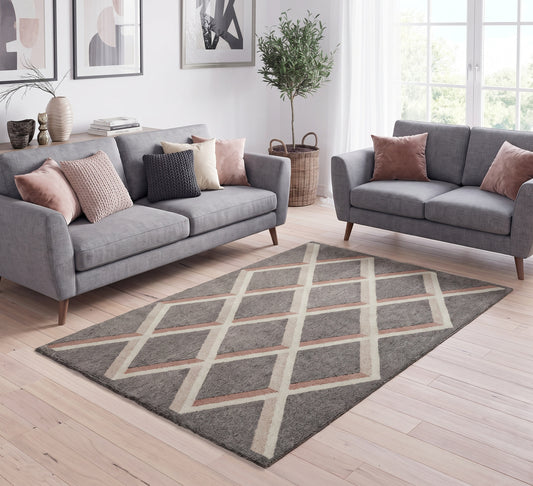 Chad Rug 592 - Large, grey diamond-pattern rug between two grey sofas