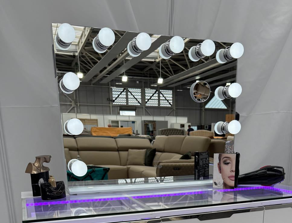 Glam Landscape Hollywood Makeup Mirror with Bluetooth