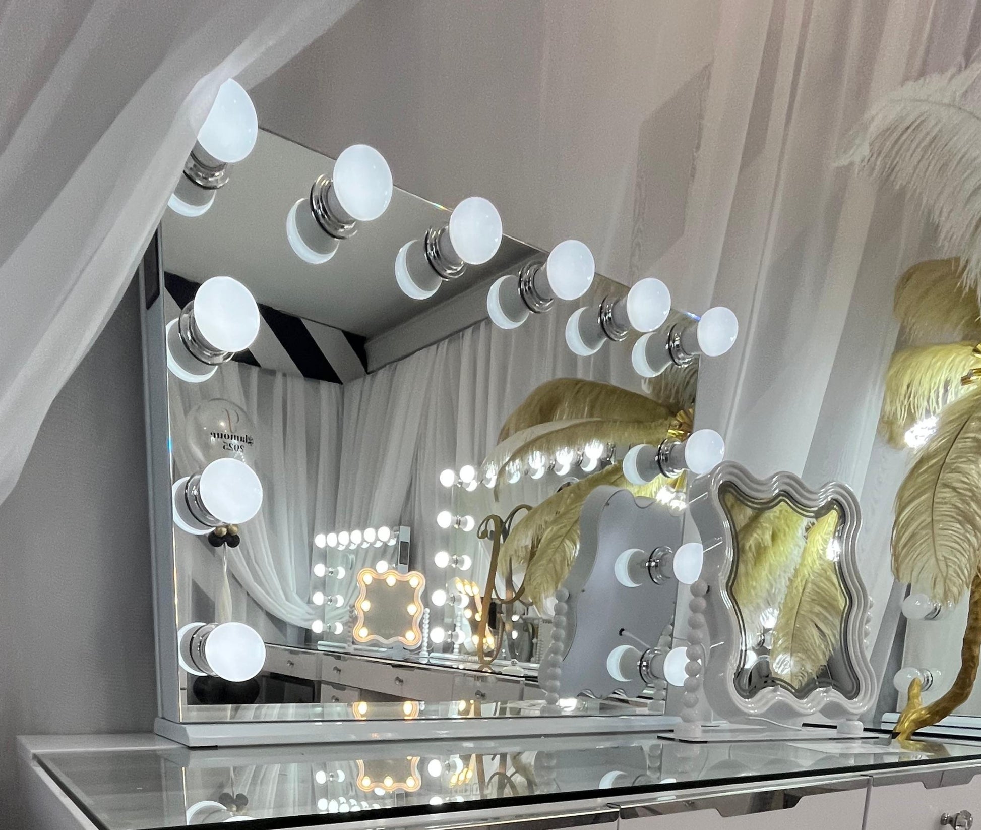 Glam Landscape Hollywood Makeup Mirror with Bluetooth