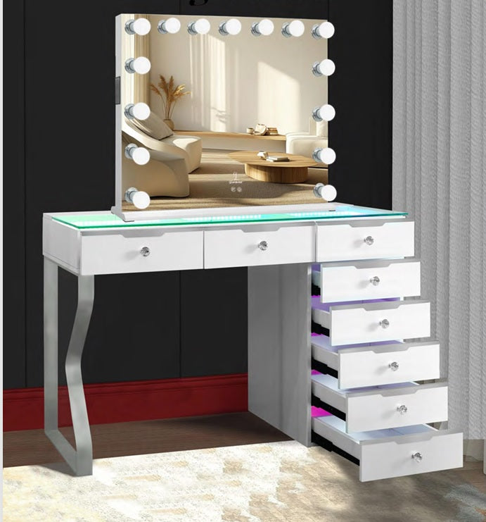 Glam 8 Drawer Vanity Table
