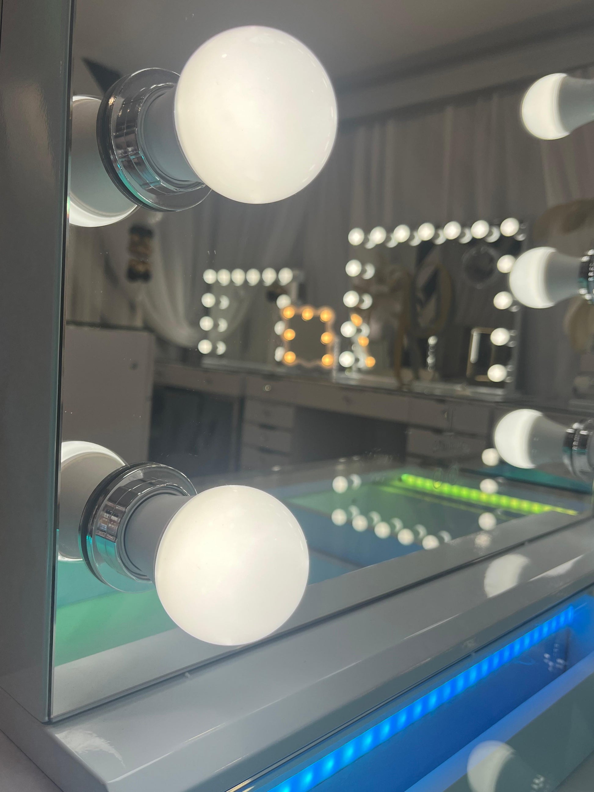 Glow Luminux 15 Hollywood Makeup Mirror