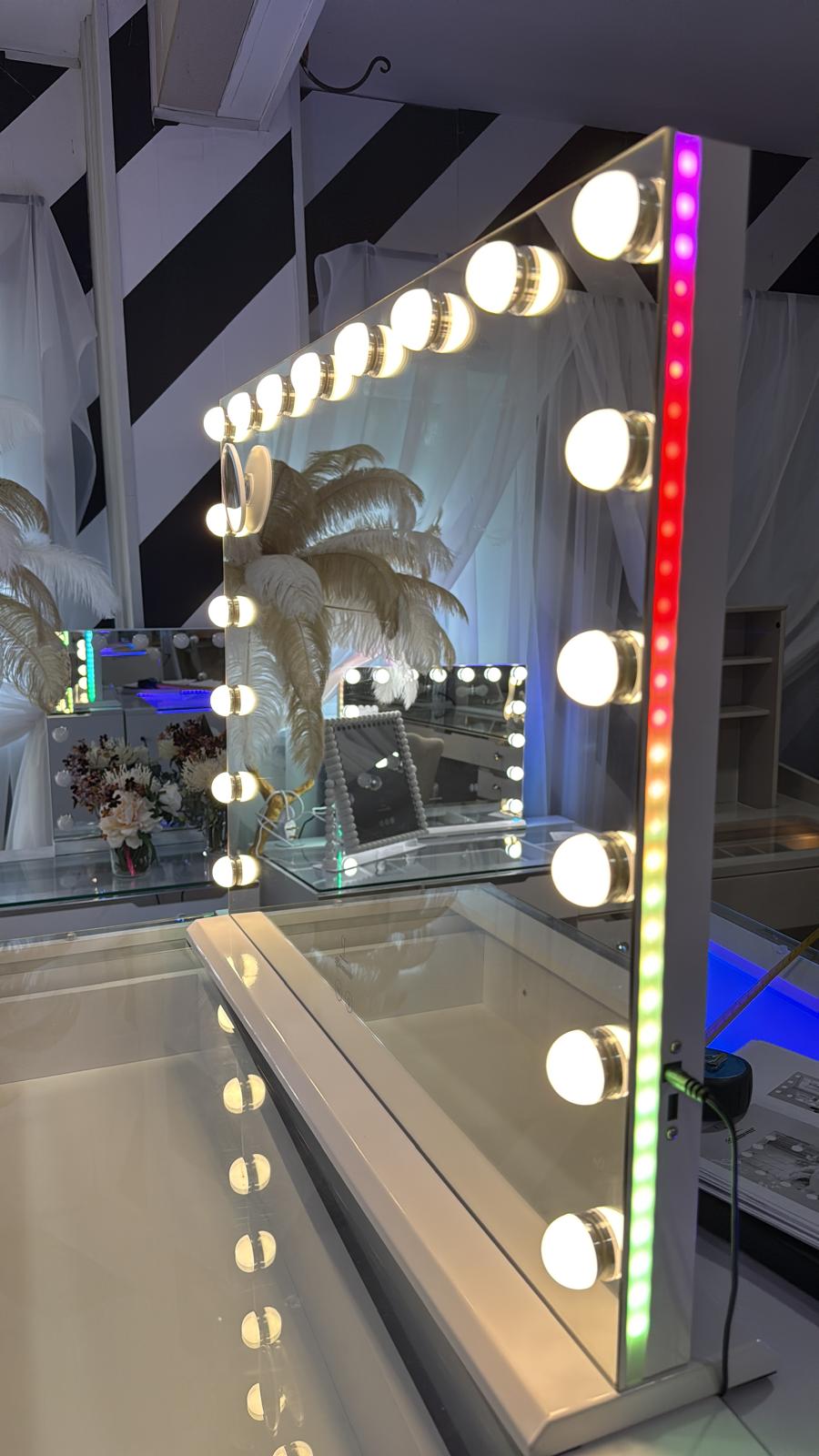 Glow 18 Hollywood Make up Mirror Rainbow