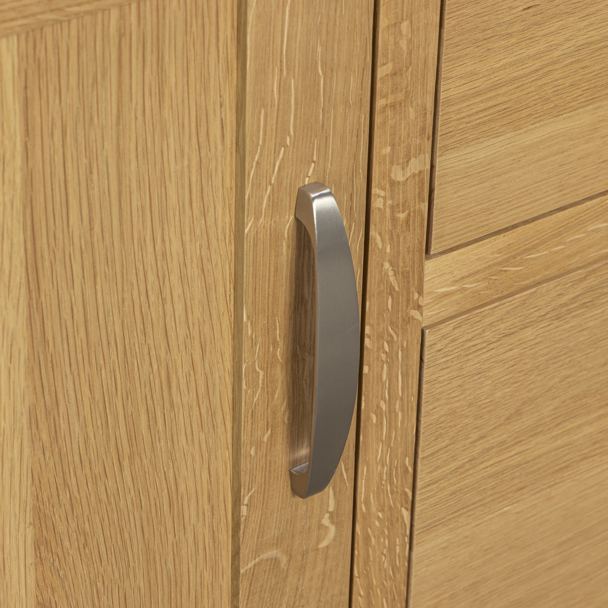 Treviso oak Small Sideboard, metal handles detail