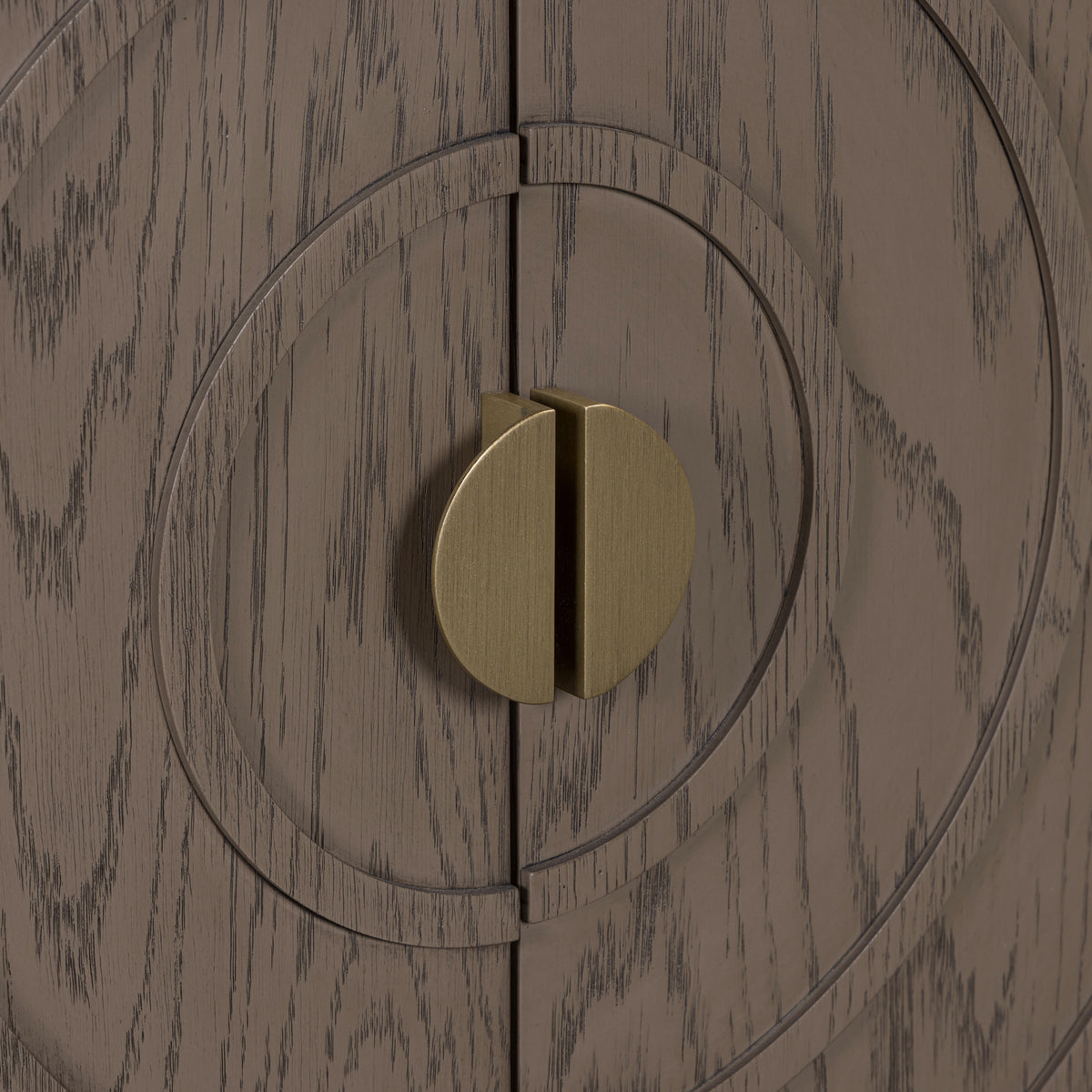 Oslo 4 Door Sideboard - circular pattern and handle detail