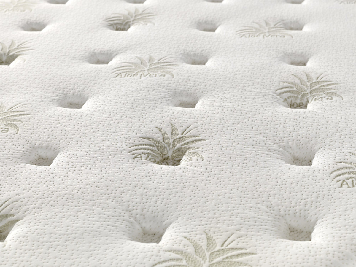 G02 Aloe Vera Mattress, close-up of the tufted sleeping surface