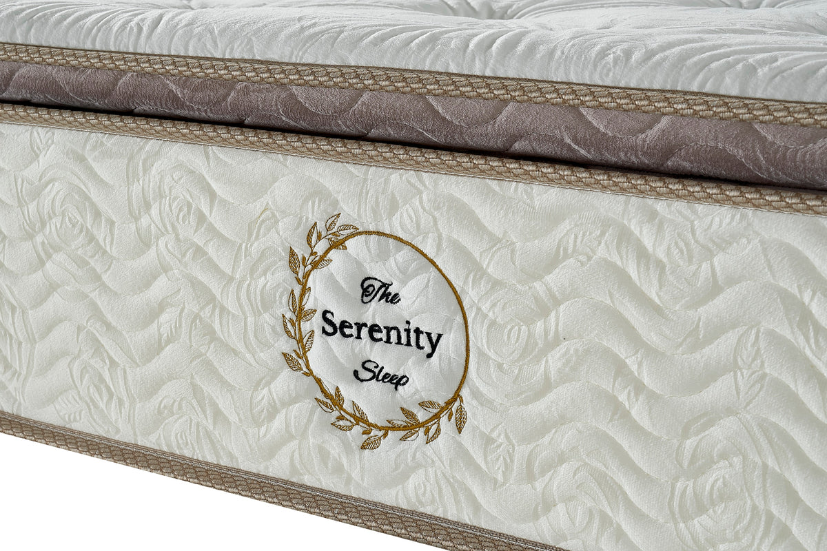 G06 Plush Velvet Mattress, close-up of the side badge