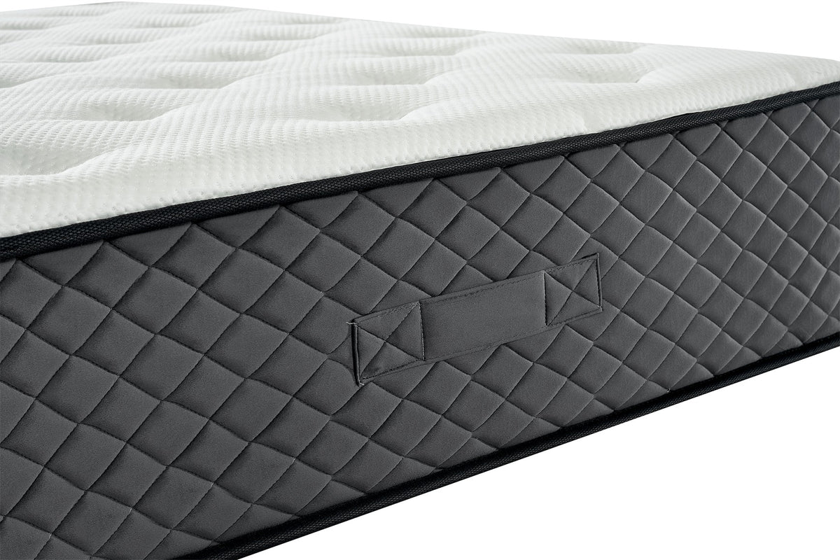 G07 Reversible Mattress, close-up of the dark quilted side and handle