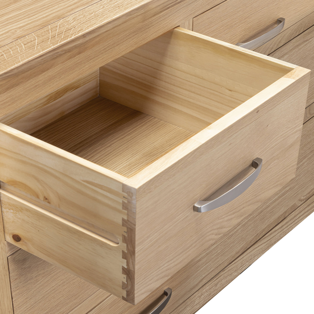 Treviso Oak 3 Over 4 Drawer Chest, dovetailed drawer detail