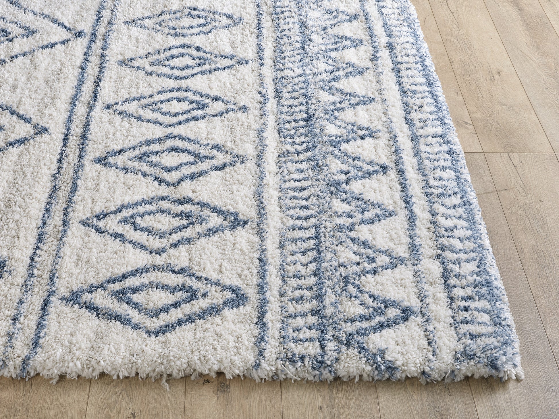 Venice Rug - White 2941