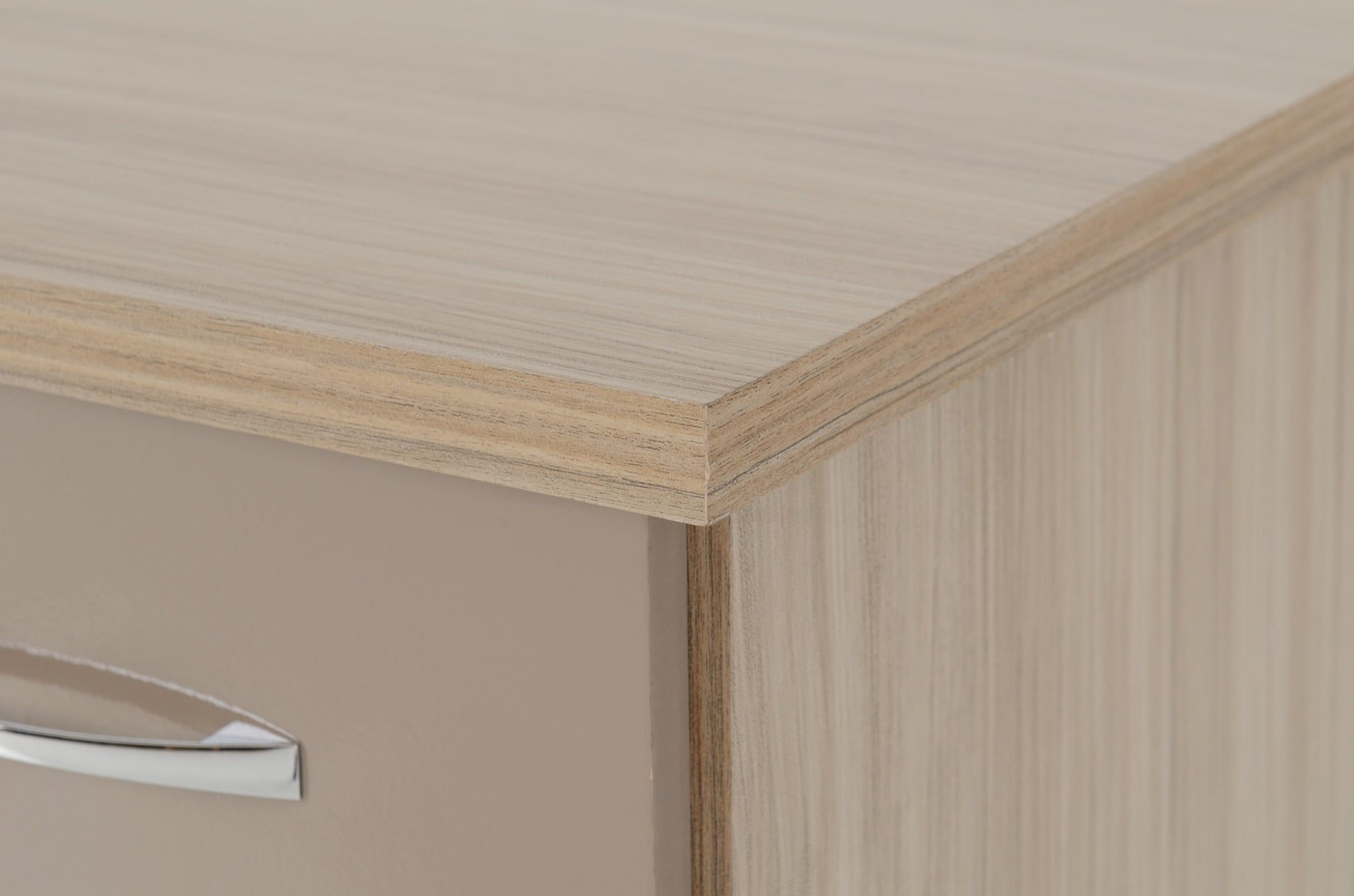 NEVADA-3-DRAWER-BEDSIDE-OYSTER-GLOSSLIGHT-OAK-EFFECT-VENEER-2019-01-100-103-052.jpg