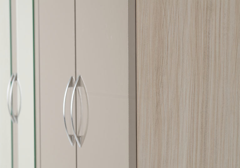 Nevada 4 Door Mirrored Wardrobe Close up Handle - Oyster Gloss/Light Oak Effect Veneer